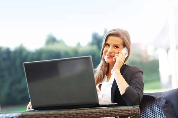 Come si può applicare la teoria dei giochi alla negoziazione di contratti commerciali internazionali?